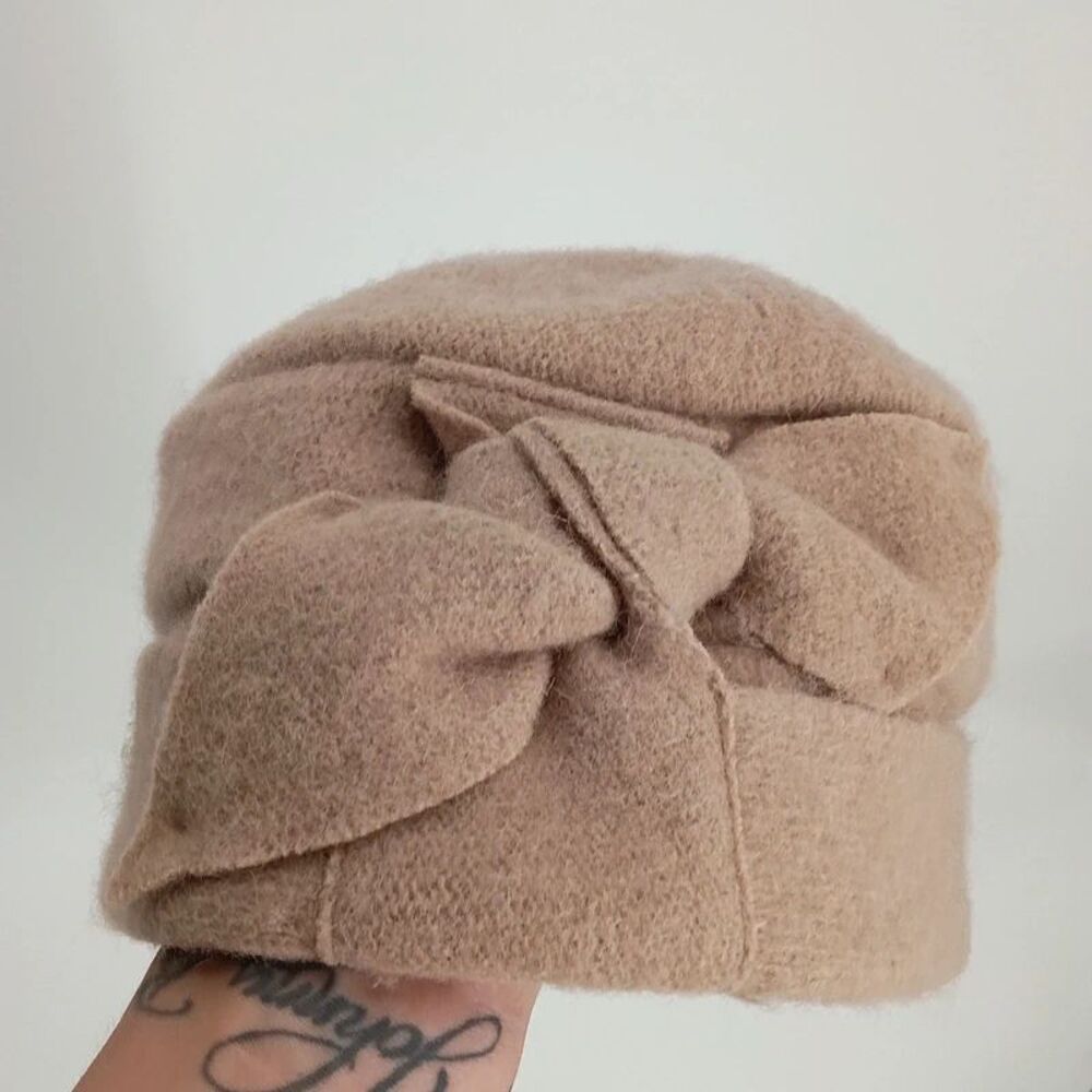 Vintage 100% Wool Sculptural Cloche Hat Taupe Boho Cottagecore Retro Grannycore